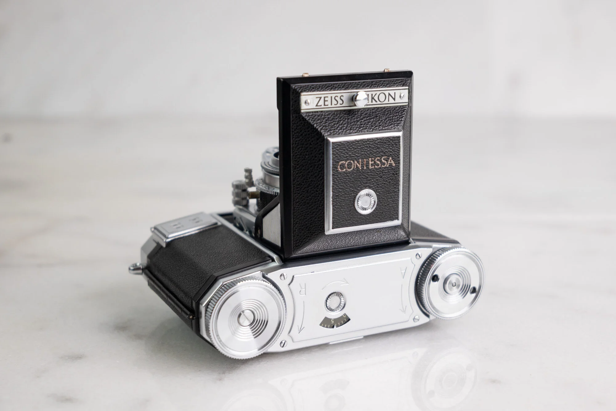 Zeiss Ikon Contessa Rangefinder 35mm Film Camera with Zeiss Opton